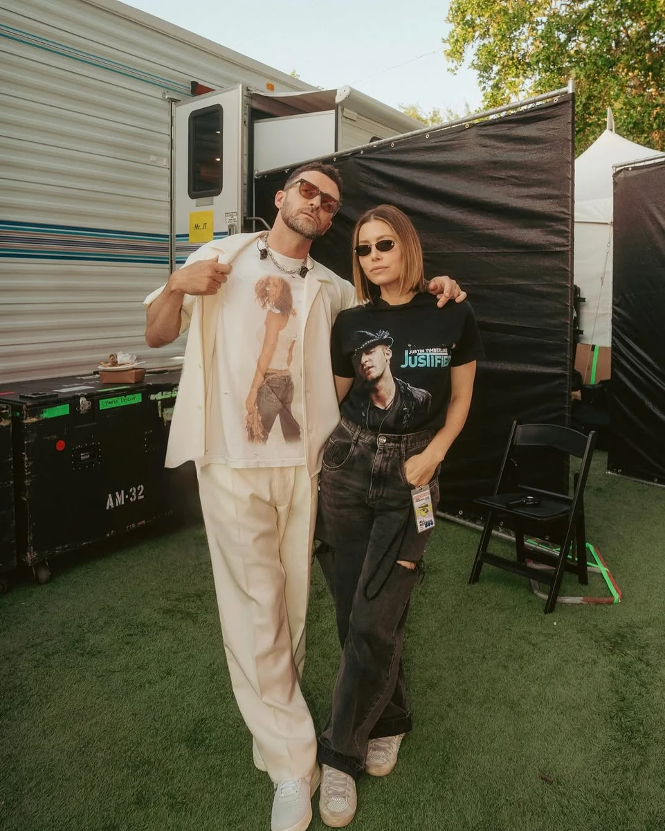 Джессіка Біл показалася в мерчі Джастіна Тімберлейка і підтримала його