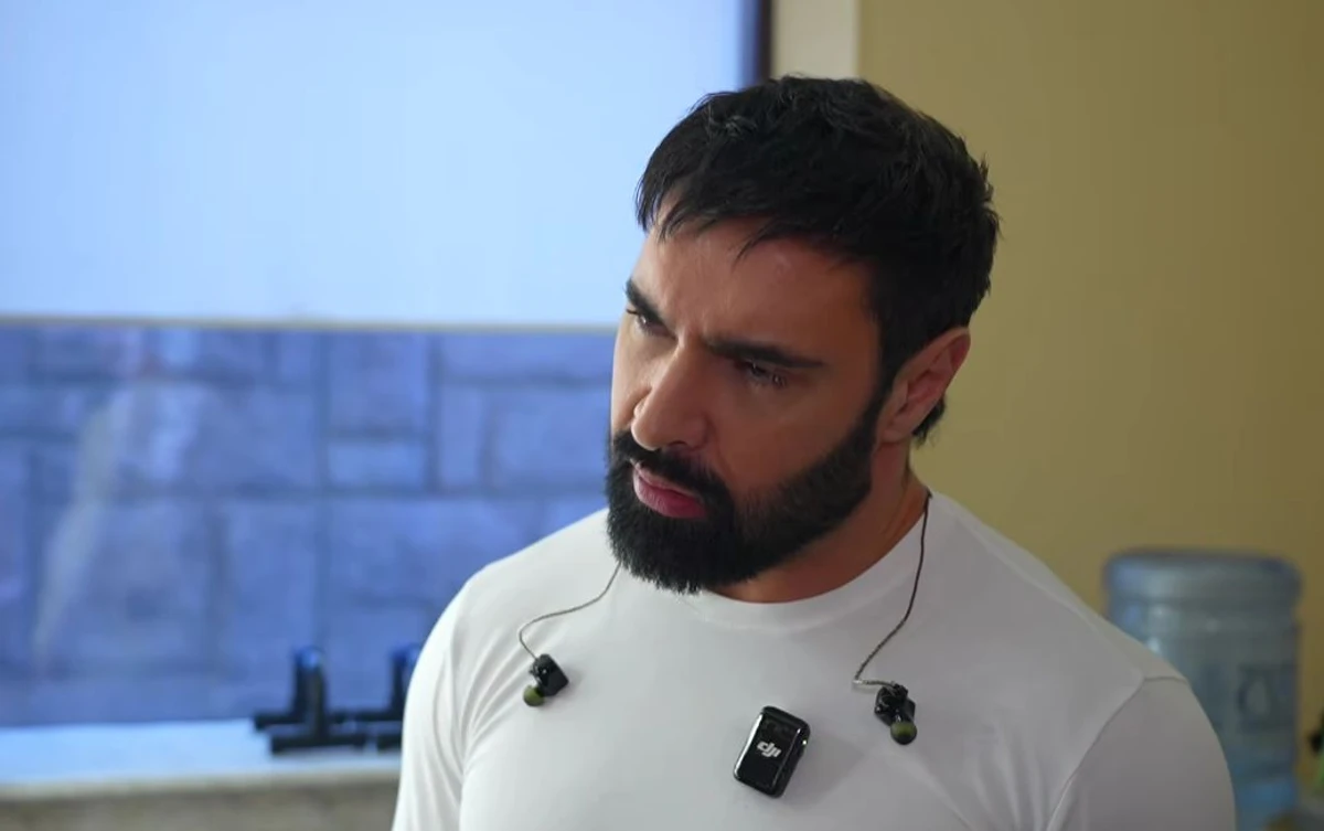 Так Козловський зобразив свій стан без гантелей 