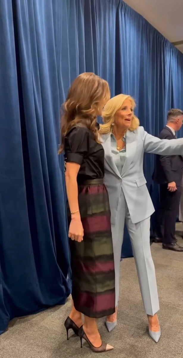 Перша леді США у тотал-луці вітала королеву Йорданії