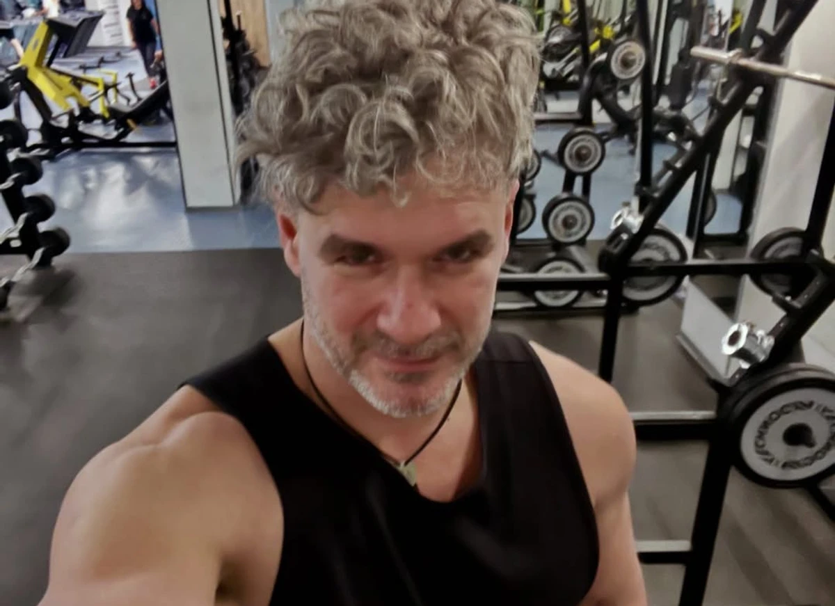 Арсен Мірзоян попозував для селфі