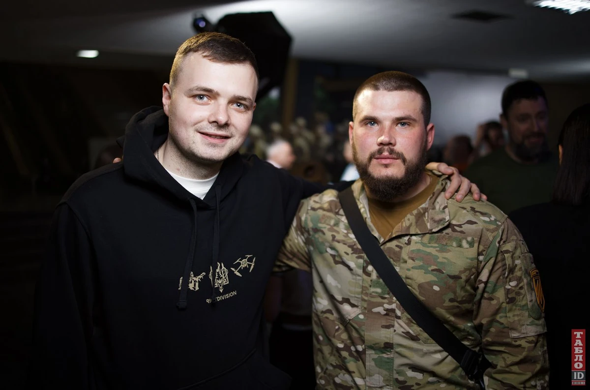 Блогер Роман Бебех і Дацик з 3-ої ОШБр