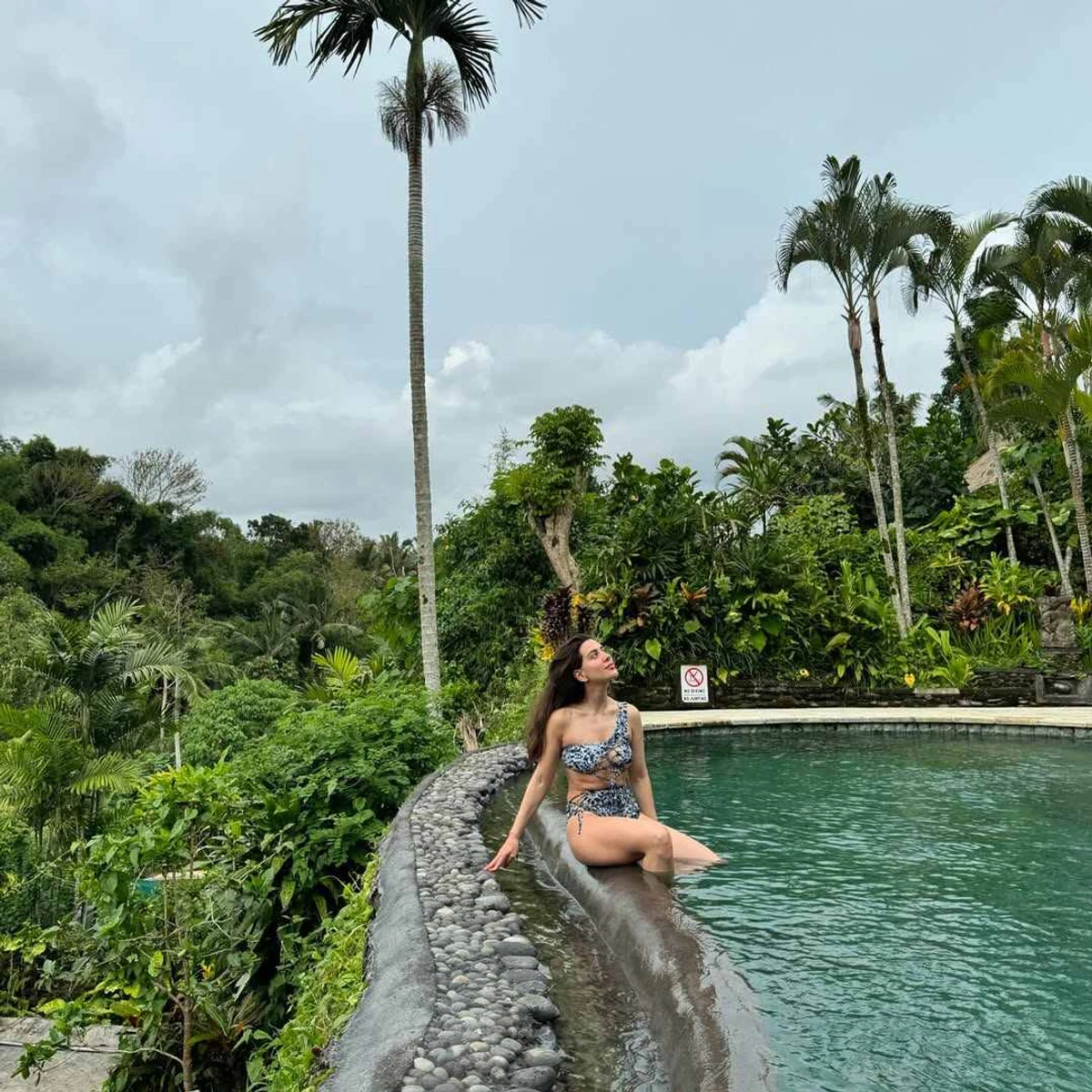 Раміна Есхакзай