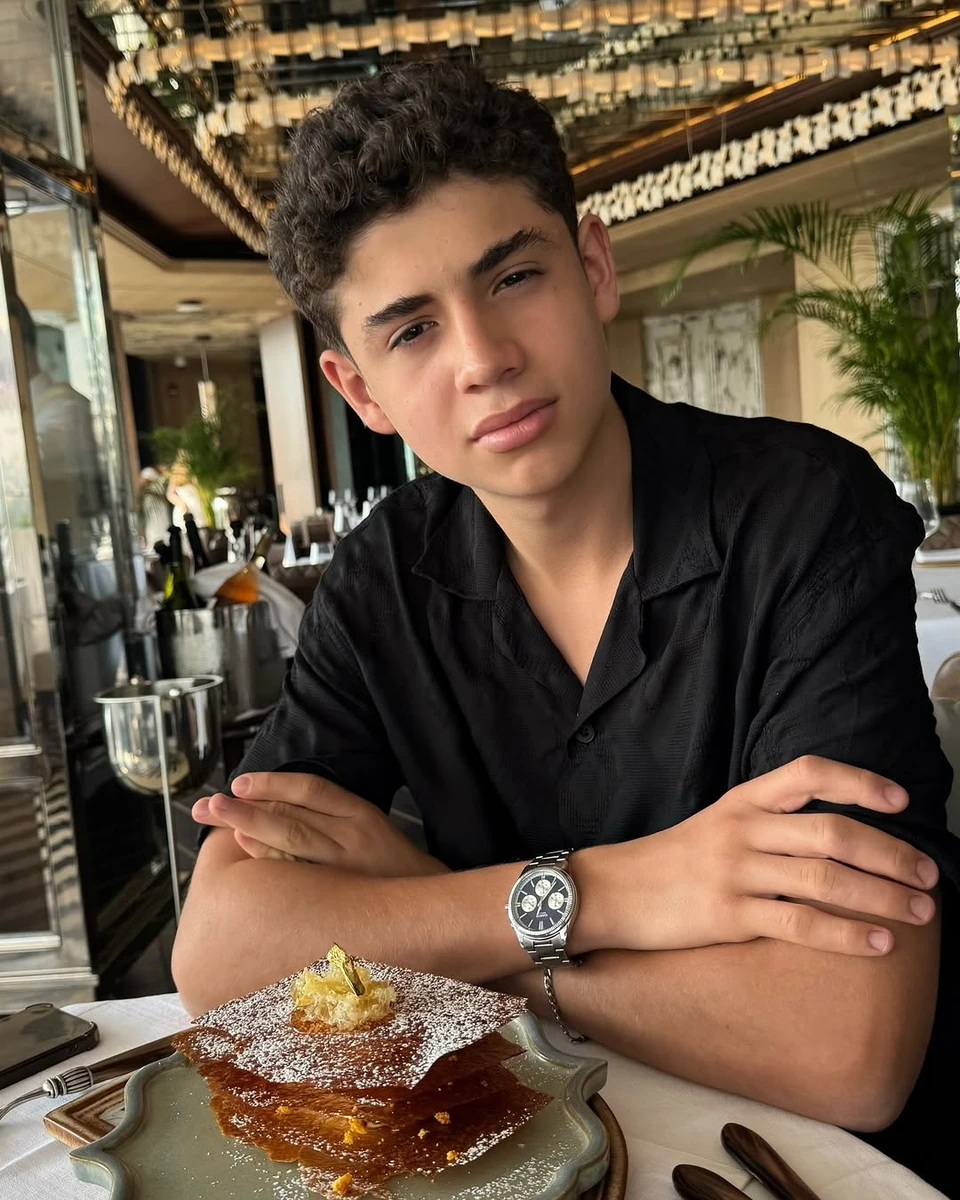 Син Дімопулос і Джеджули показався у стильному луці