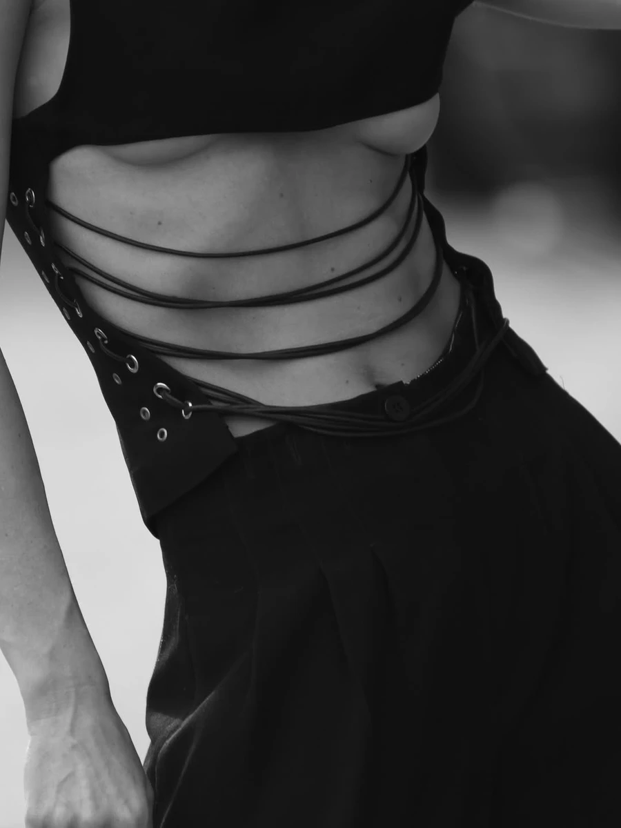 Акторка похизувалася спортивним пресом