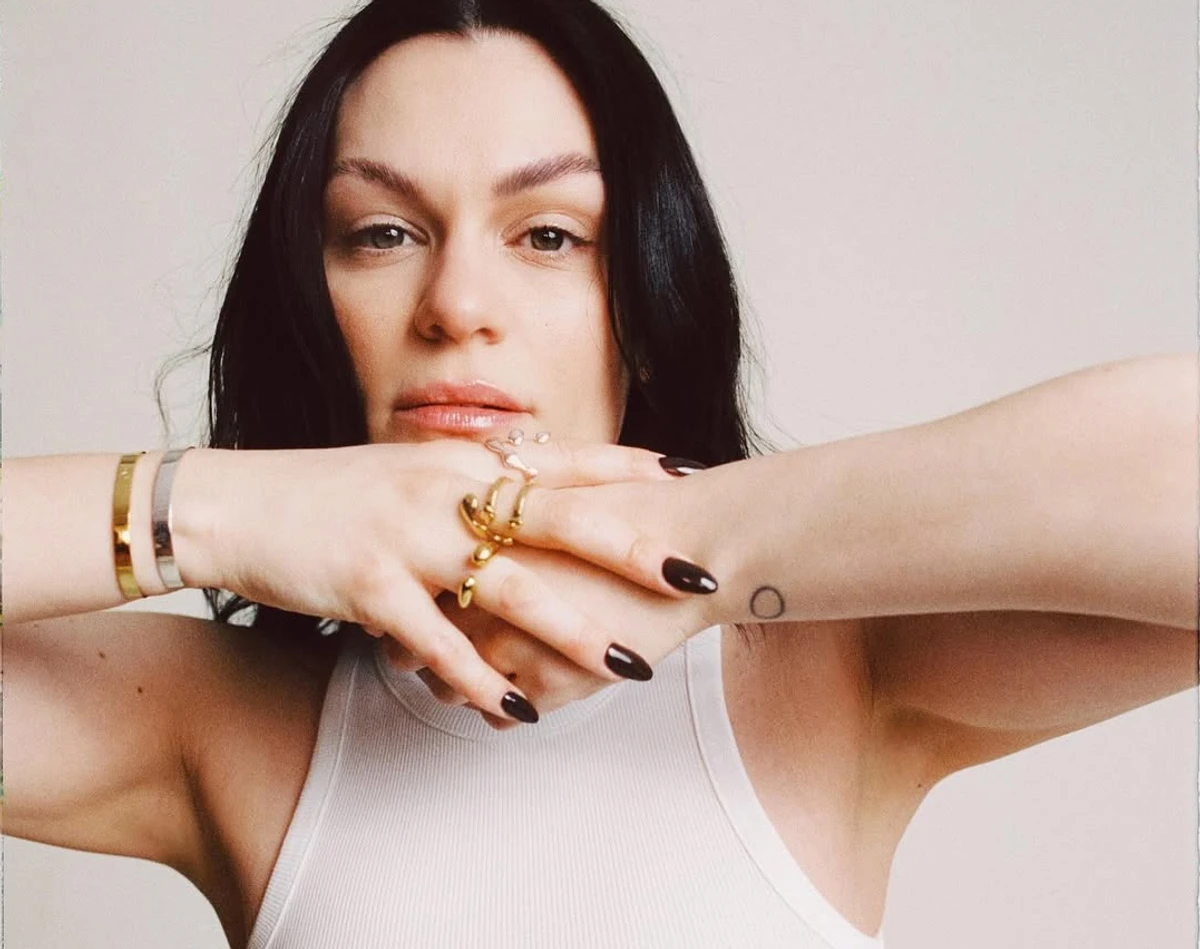 Співачка Джессі Джей знову опинилася у лікарні