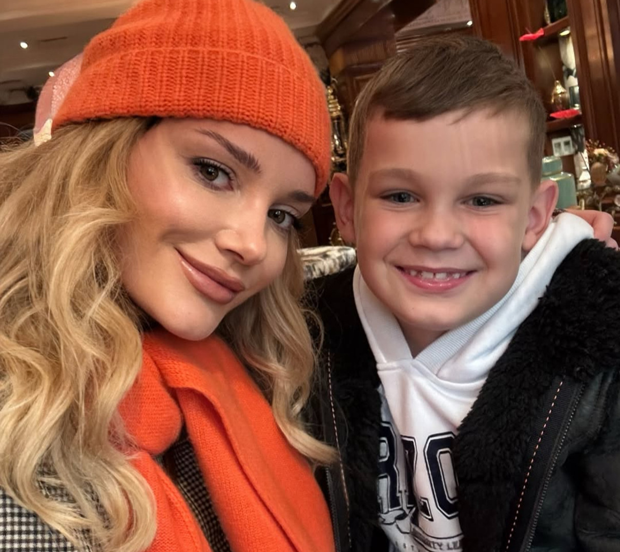 Міша Романова з сином на фото