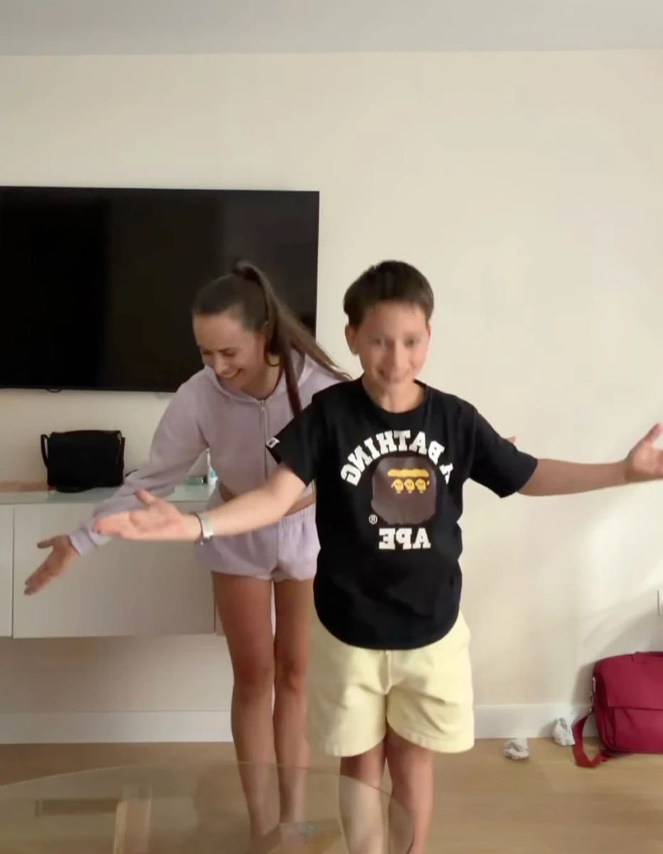 Ксенія Мішина показала смішне відео з 13-річним сином