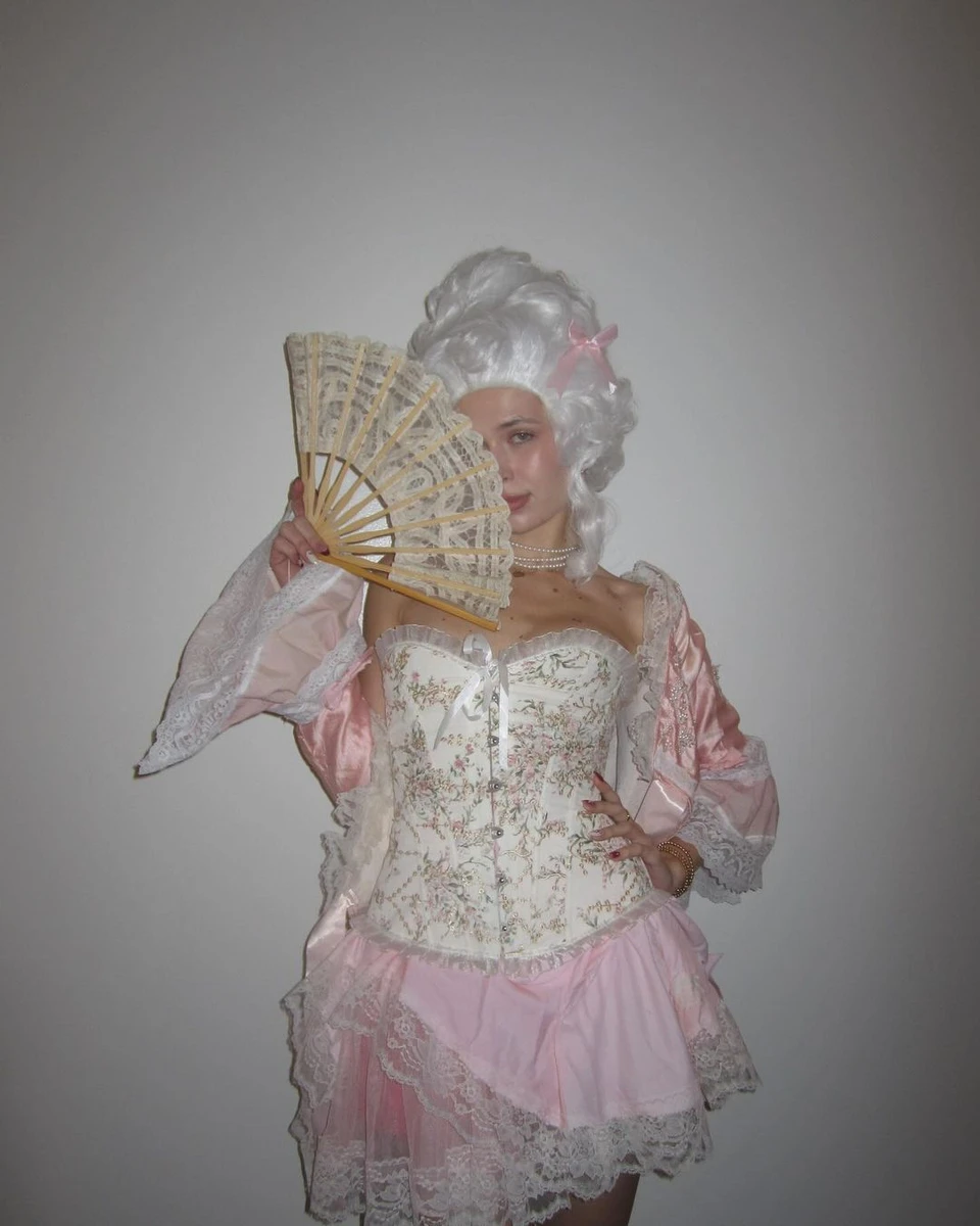 Соня Кіперман показалася у перуці