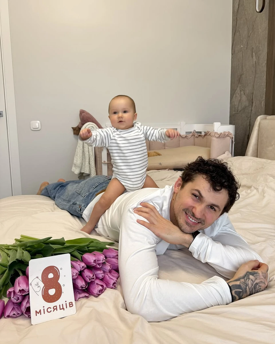 Євген Кот попозував з маленькою донькою у себе на спині