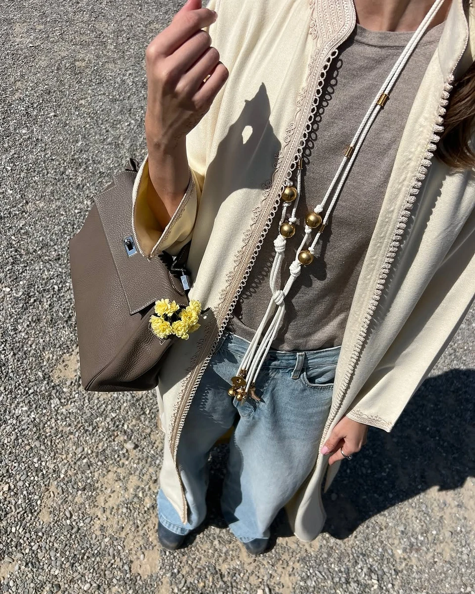 Начебто простий лук, але з дуже дорогою сумкою 