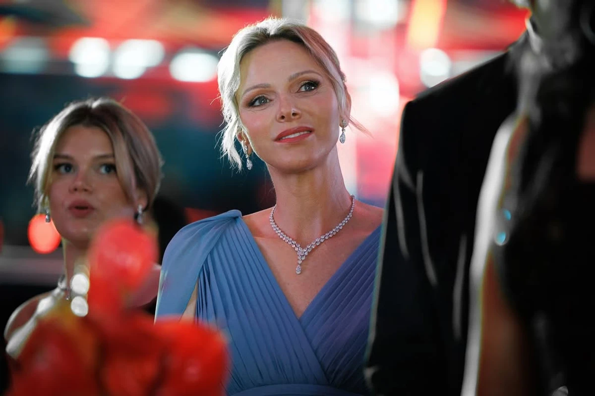 Княгиня Монако на благодійному вечері Червоного хреста