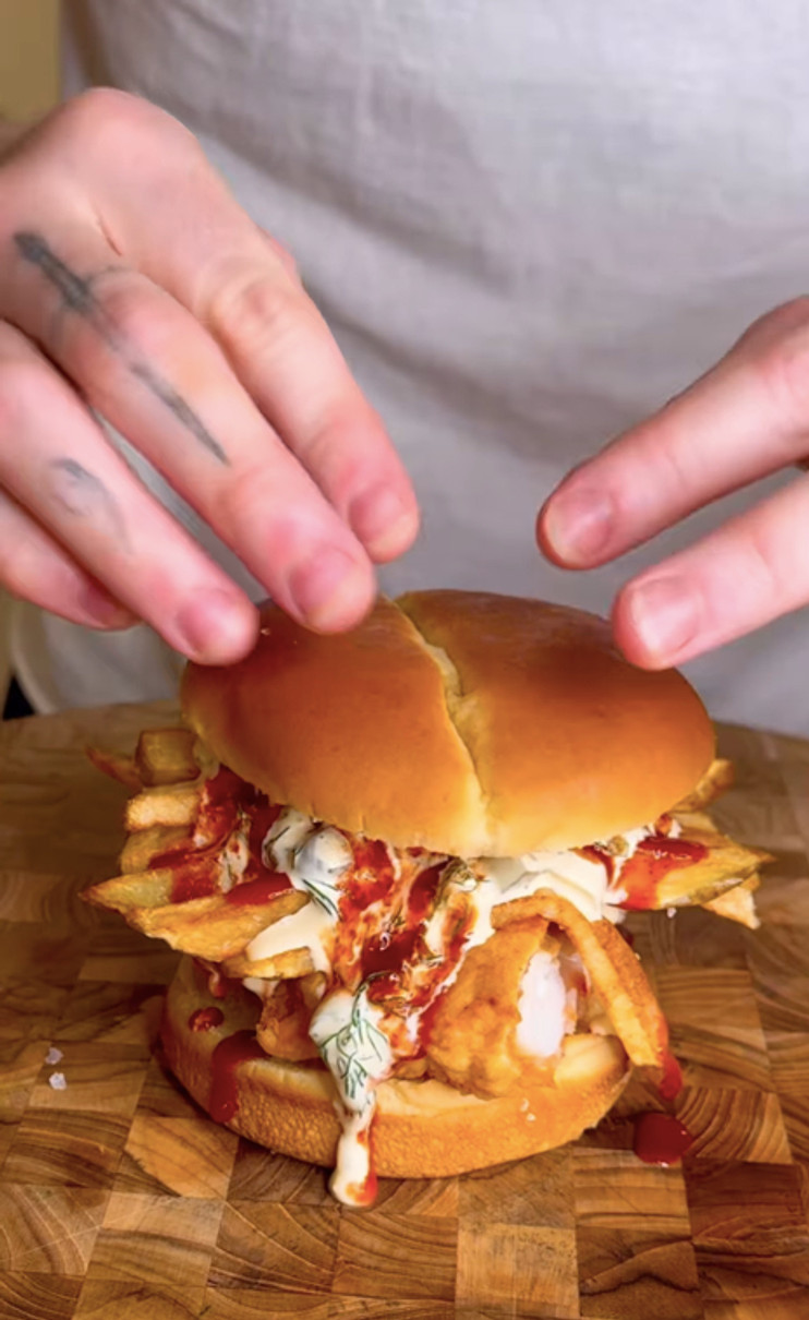 Син Бекхемів планує продавати бургери у своєму ресторані, який відкриє його тесть