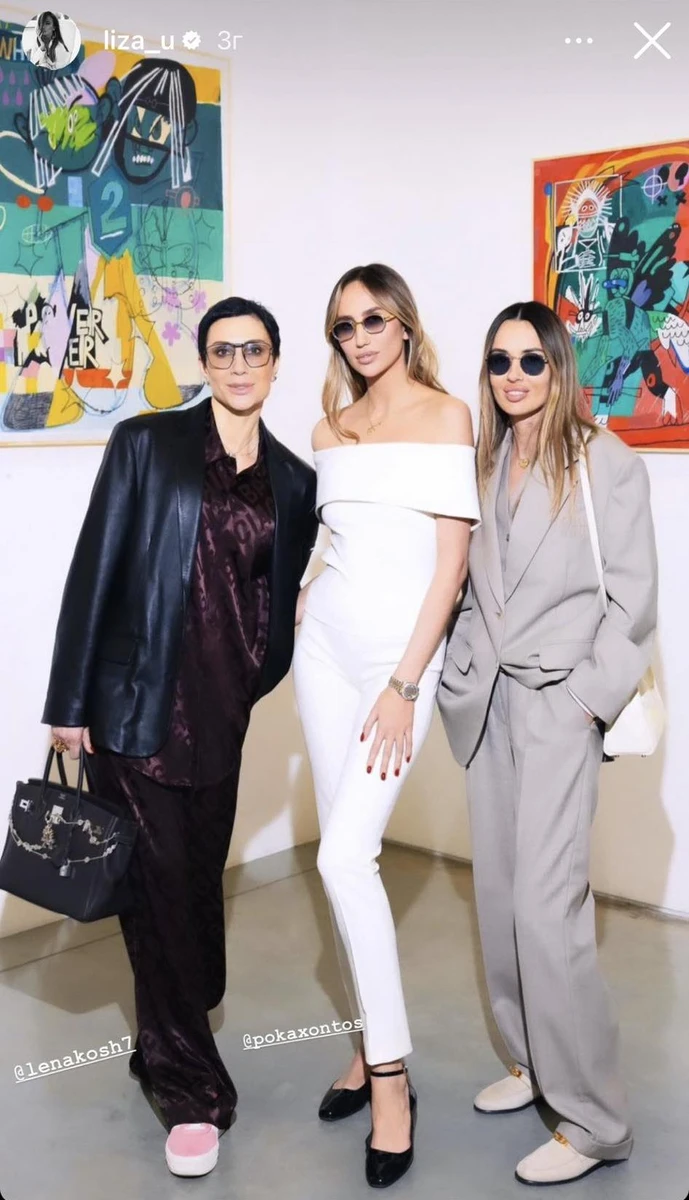 Цінителька мистецтва Ліза (в сірому) війну війною не називає, але бажає, чтобы закончился ад и наступил мир