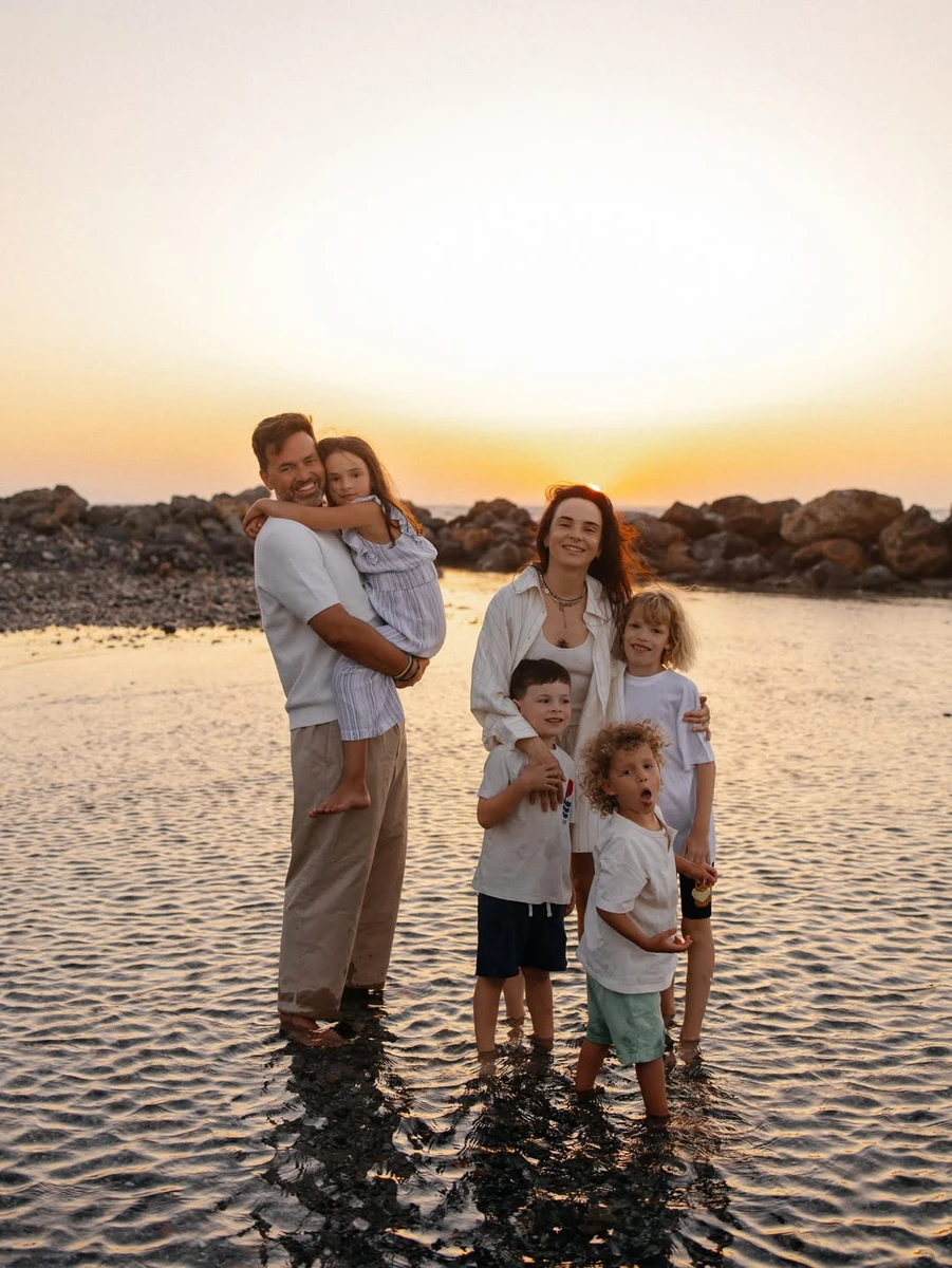 Інна Мірошниченко наробила фото з дітьми і чоловіком