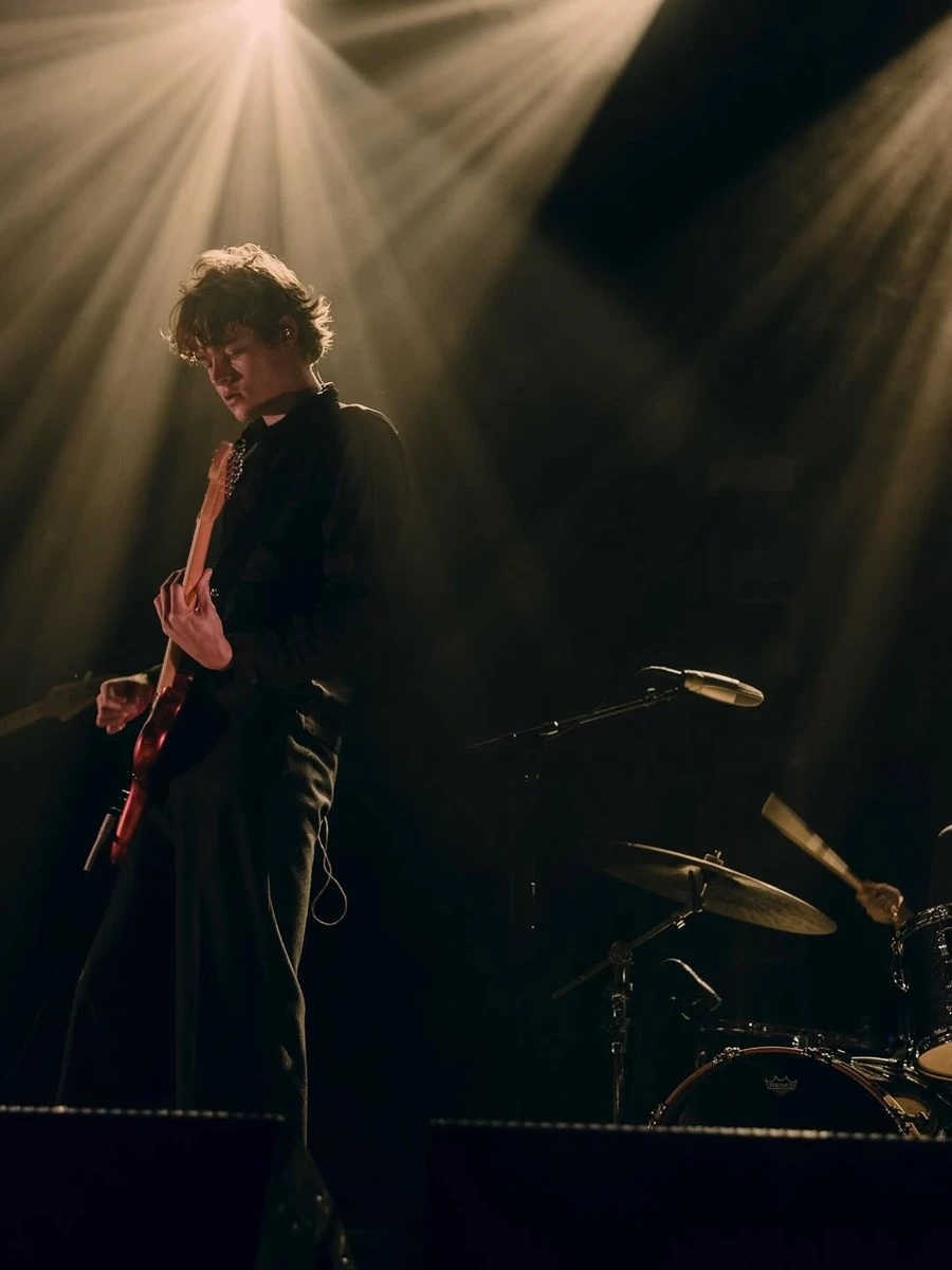 Син Кріса Мартіна та Гвінет Пелтроу