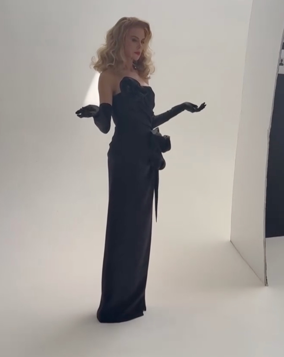 Ніколь Кідман в образі голлівудської акторки минулого століття на показі Vogue