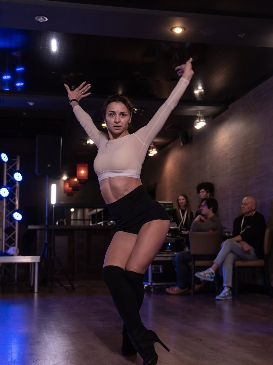 Ілона Гвоздьова в інстаграм