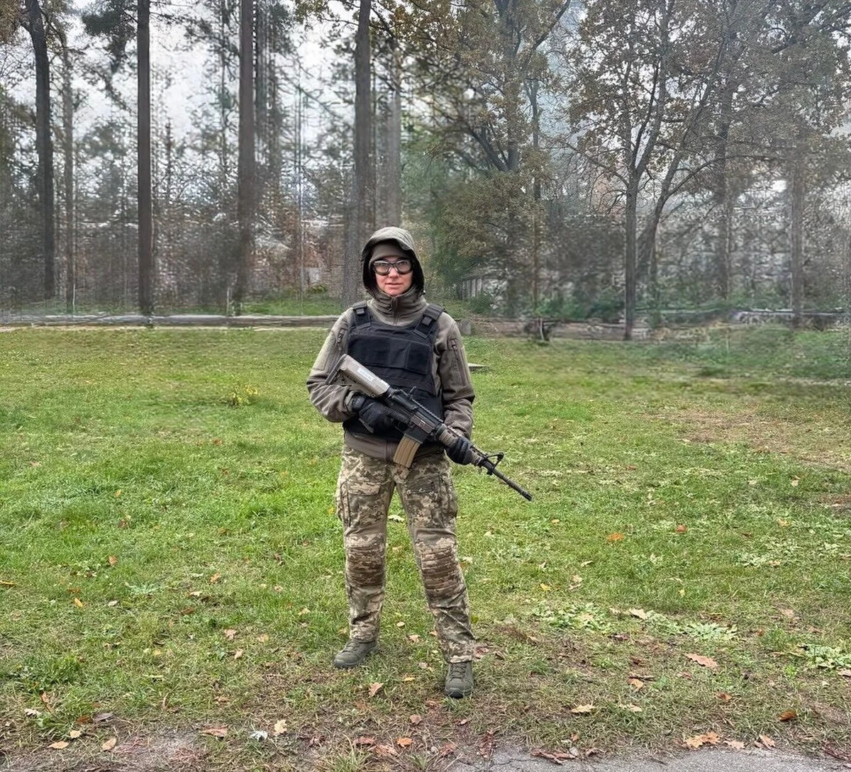 Ліза Корогодська, яка має трьох дітей, пішла у вогневу групу ТРО 