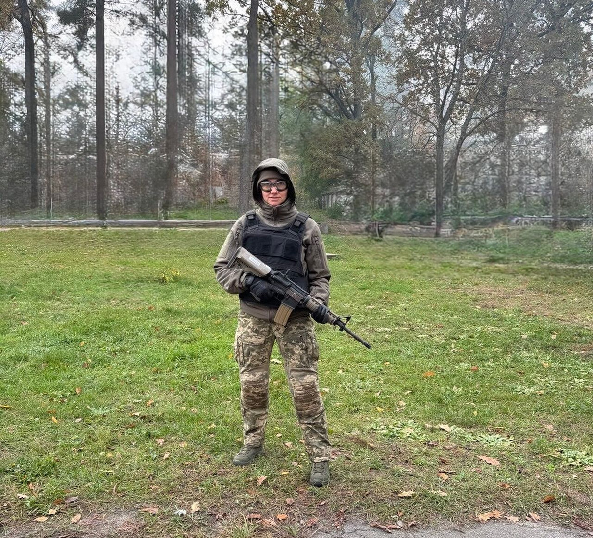 Ліза Корогодська, яка має трьох дітей, пішла у вогневу групу ТРО