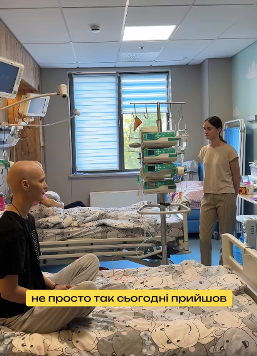 Артем Пивоваров зустрівся з онкохворою дівчиною