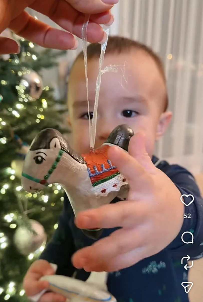 Адам навіть повторив за мамою слово коник