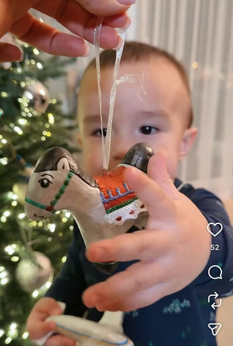 Адам навіть повторив за мамою слово коник