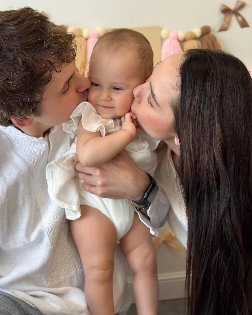 Євген Кот і Наталія Татарінцева зробили милі фото з дочкою