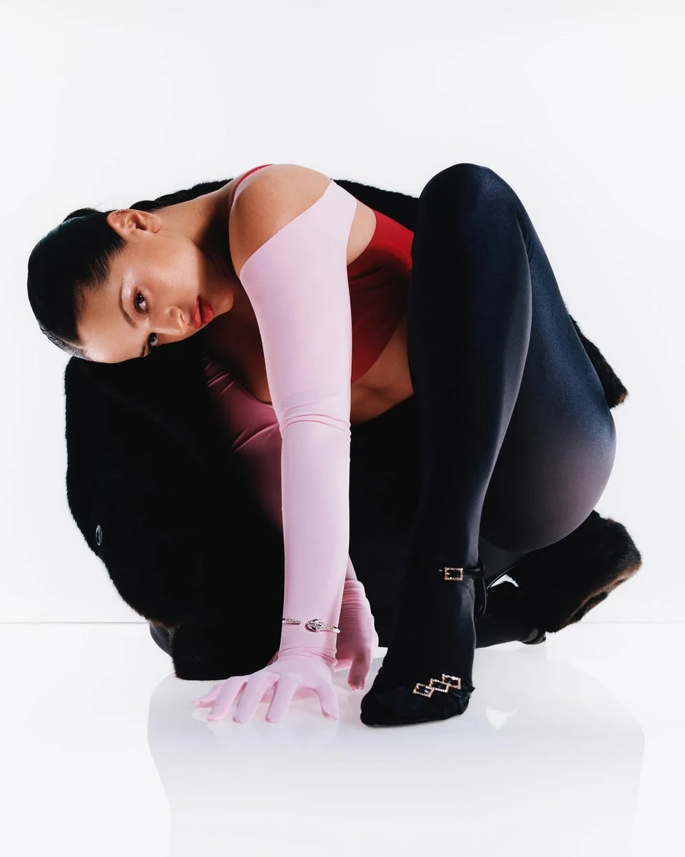 Розалія позує для Vogue