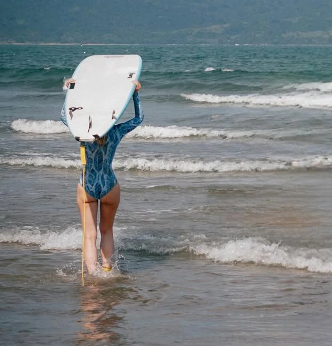 Даша Трегубова у боді посвітила сідницями на своєму 46-річчі