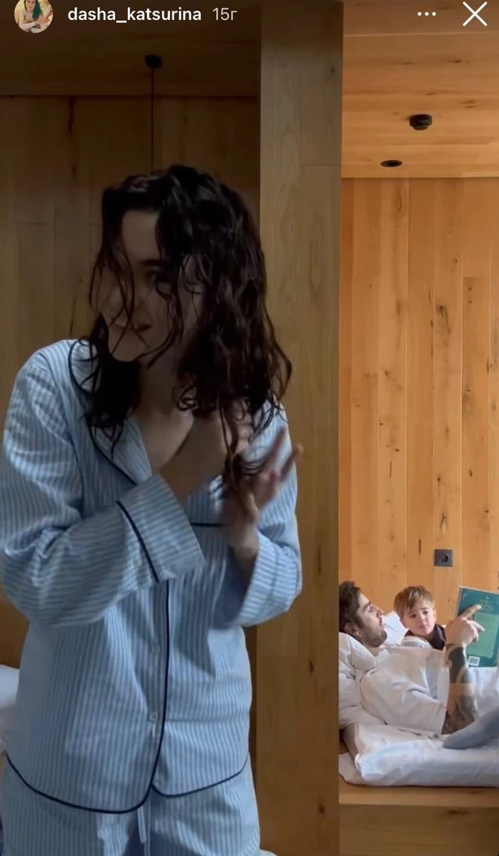 Дизайнерка підловила хлопців за важливим заняттям