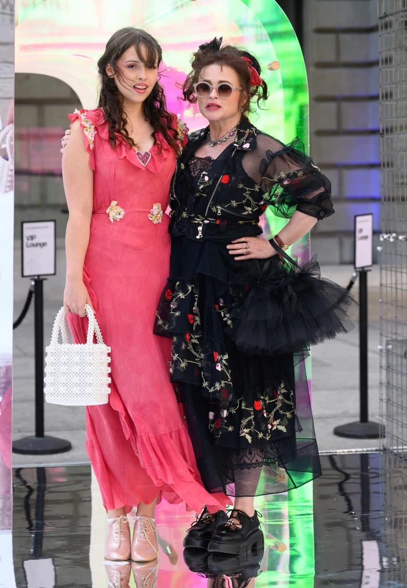 Хелена Бонем Картер і її донька від Тіма Бертона