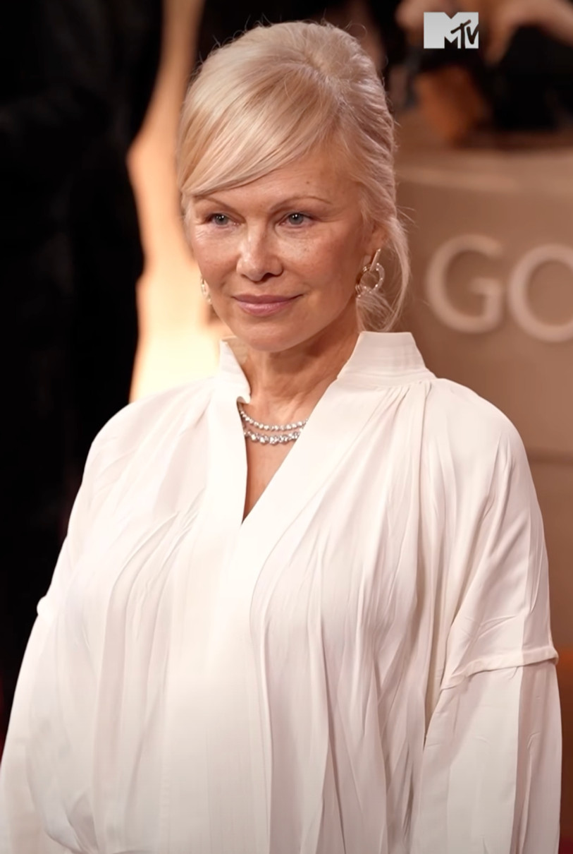 Памела Андерсон без макіяжу на Золотому глобусі