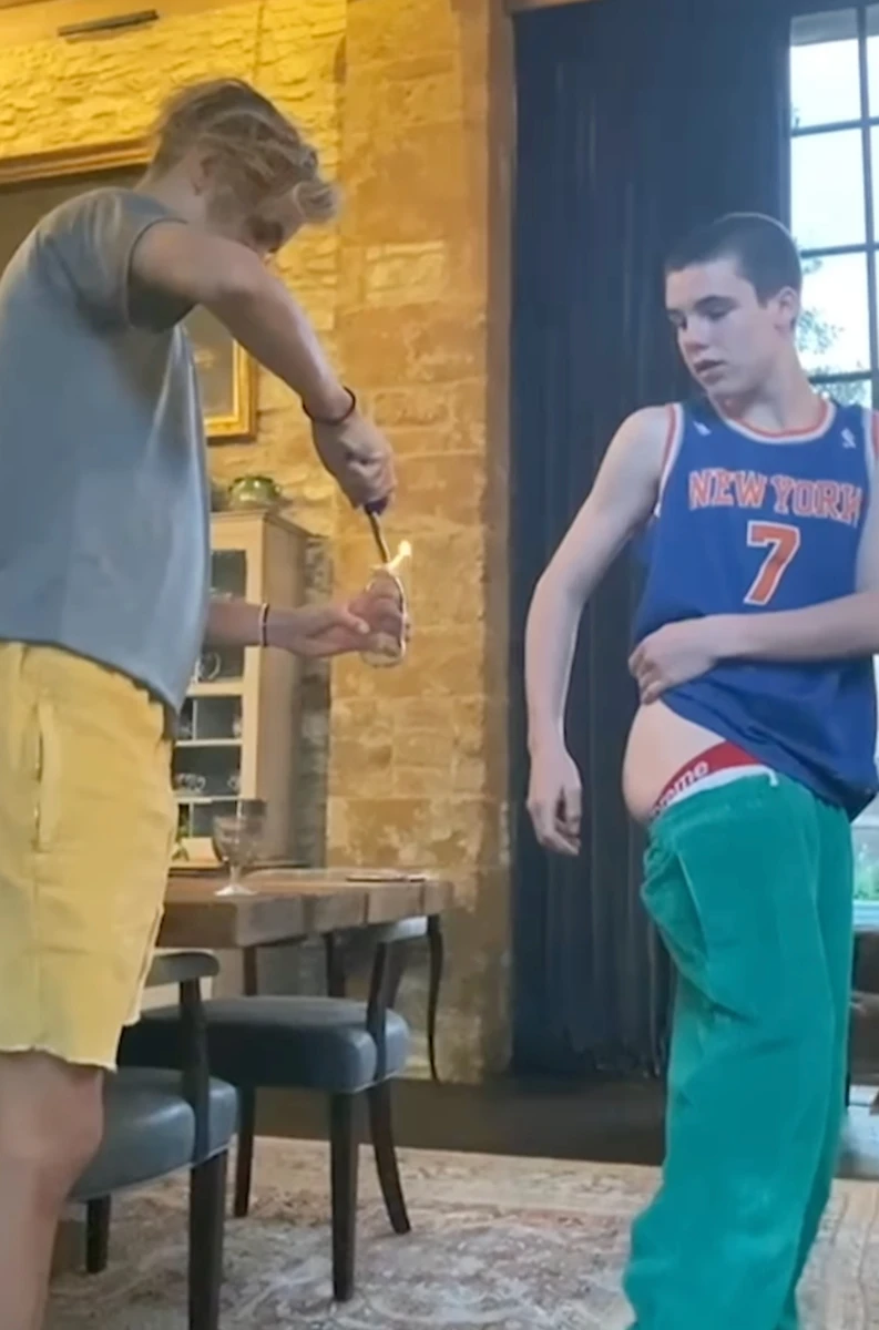 Сини Бекхемів погралися з вогнем на відео