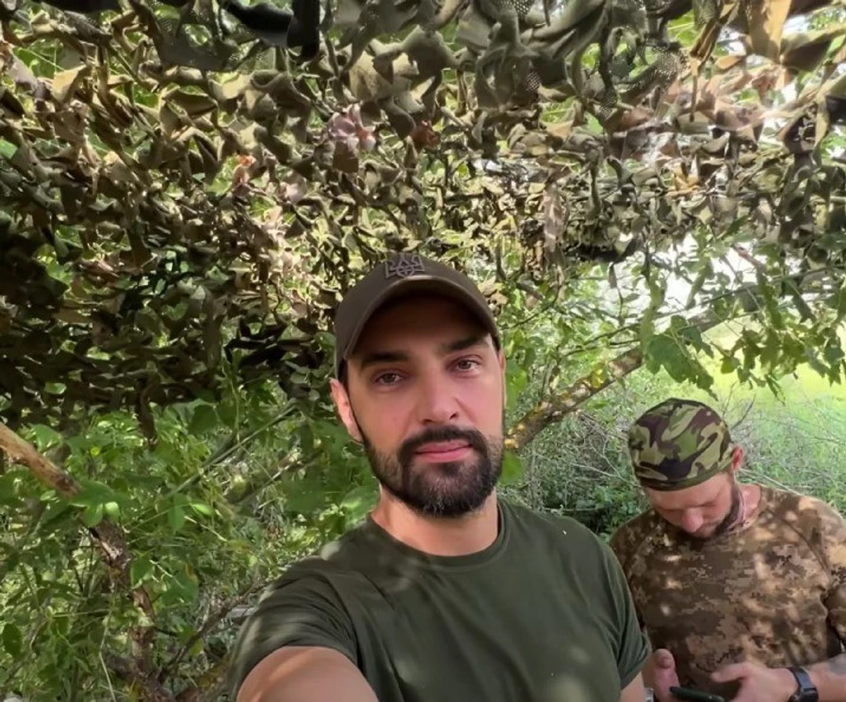 Артист присвятив композицію Навкруги своїм побратимам