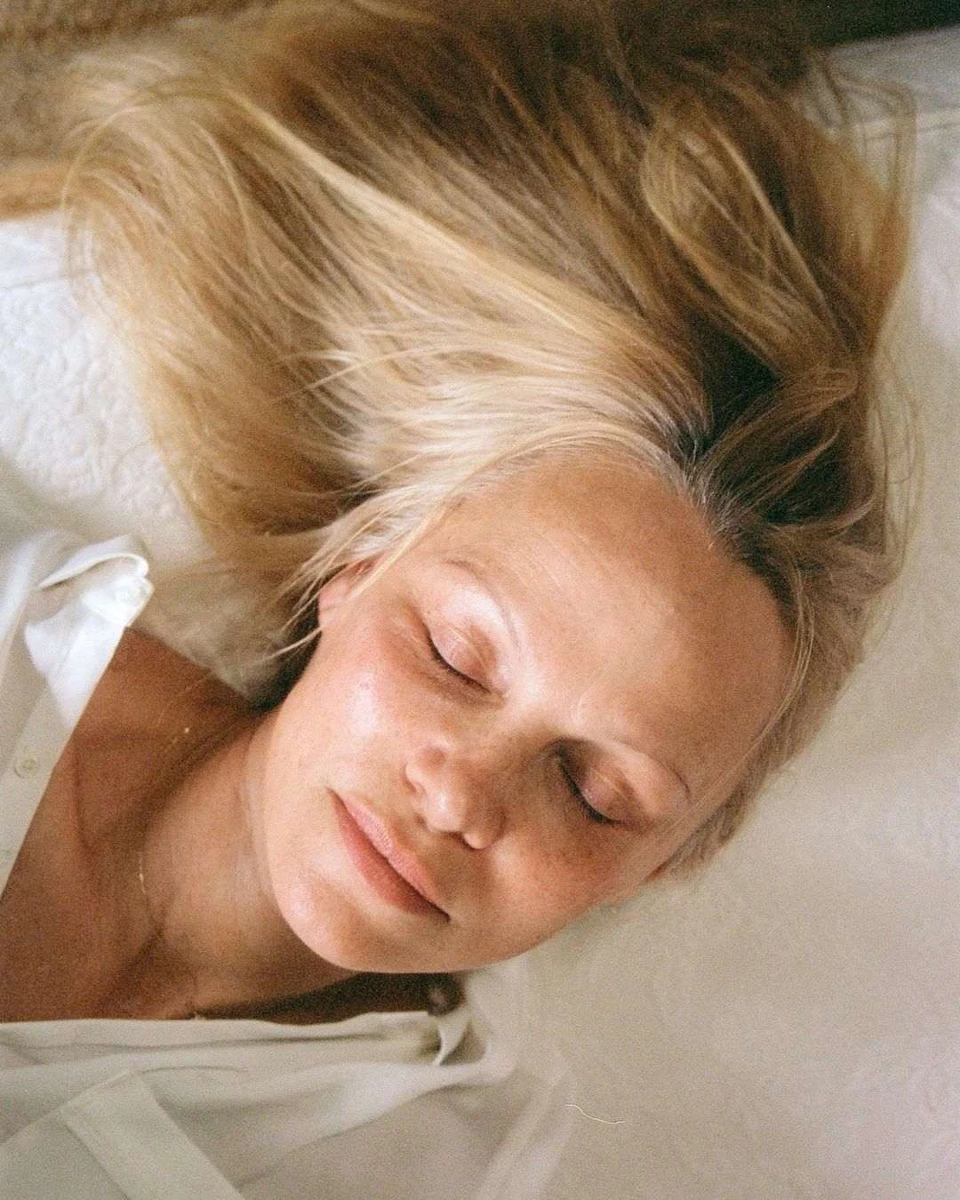 Без макіяжу Памела здається собі вразливішою, але й сексуальнішою