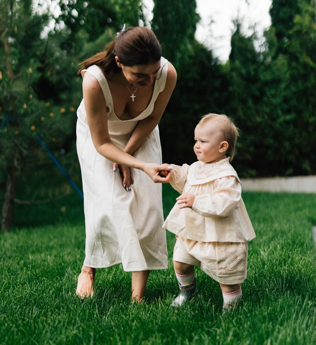 Дружина Усика погралася з дочкою просто неба