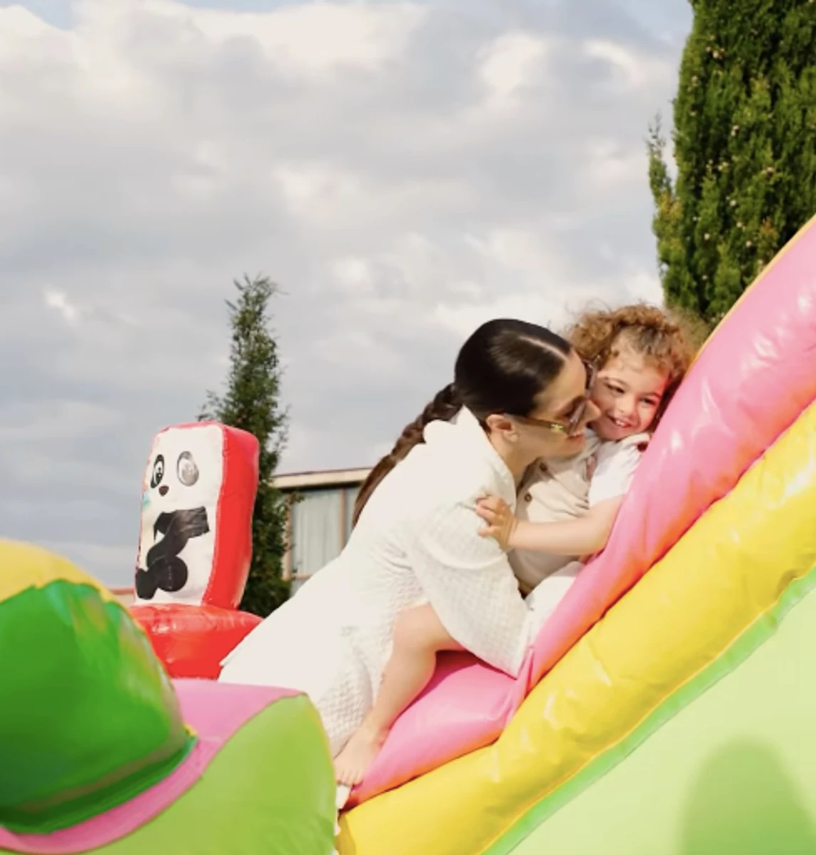 Іраклі Макацарія показав дружину і сина на святі просто неба