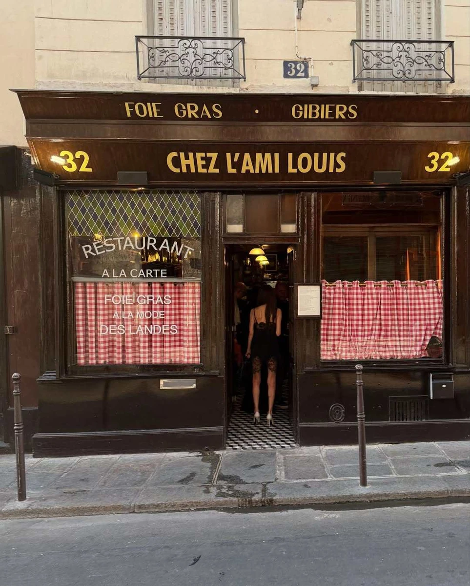 У закладі 76-річна Вонг ласувала, зокрема, картопелькою фрі