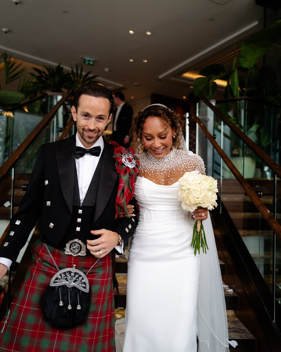 Наречена Мелані зі Spice Girls показала моменти свого весілля