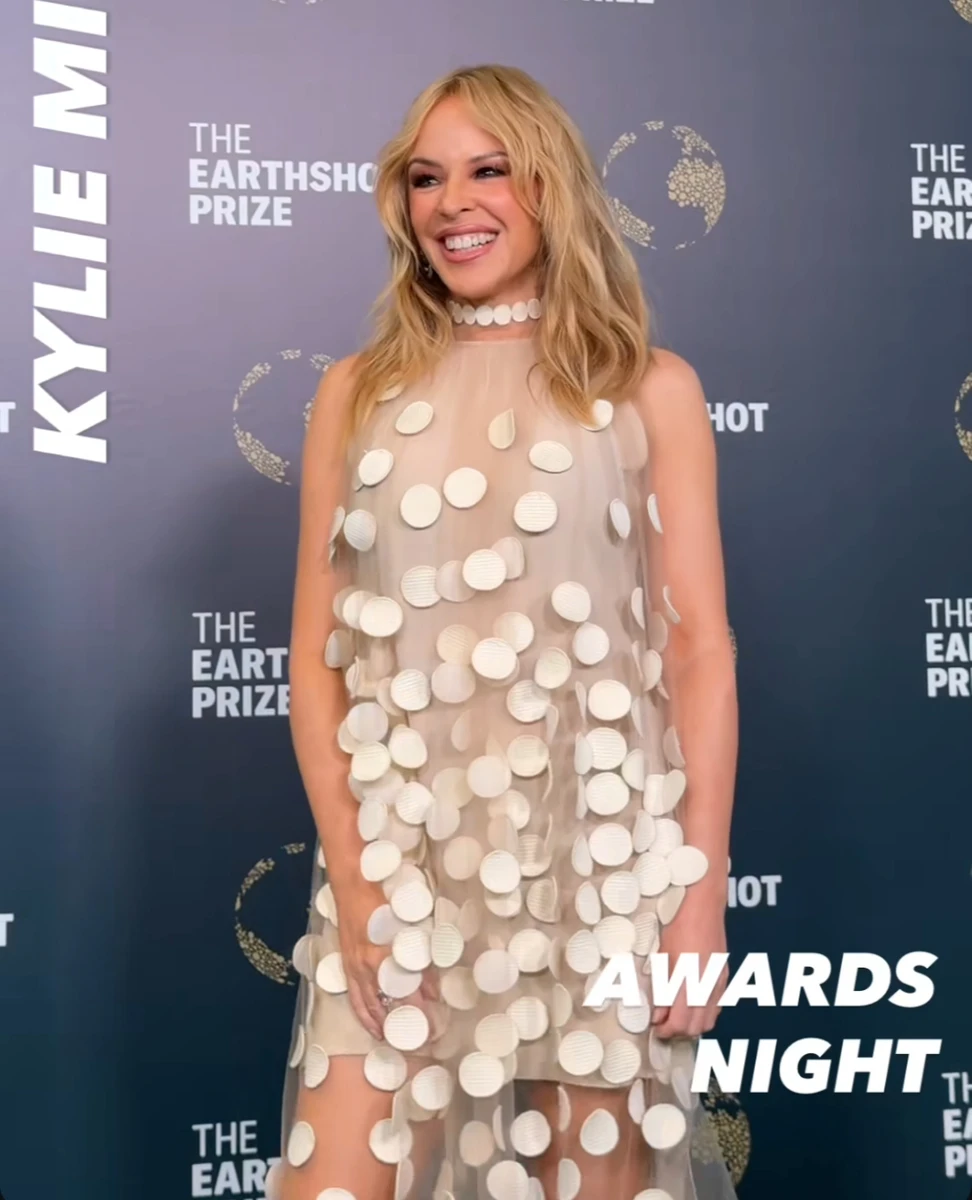 Кайлі Міноуг у міні з прозорими деталями показалася на премії принца Вільяма