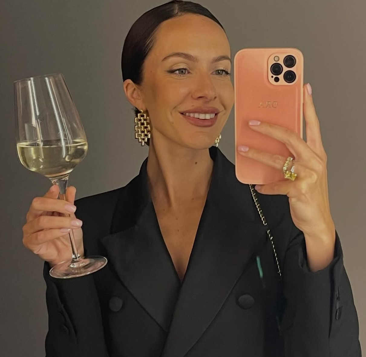 Христина Горняк робить селфі