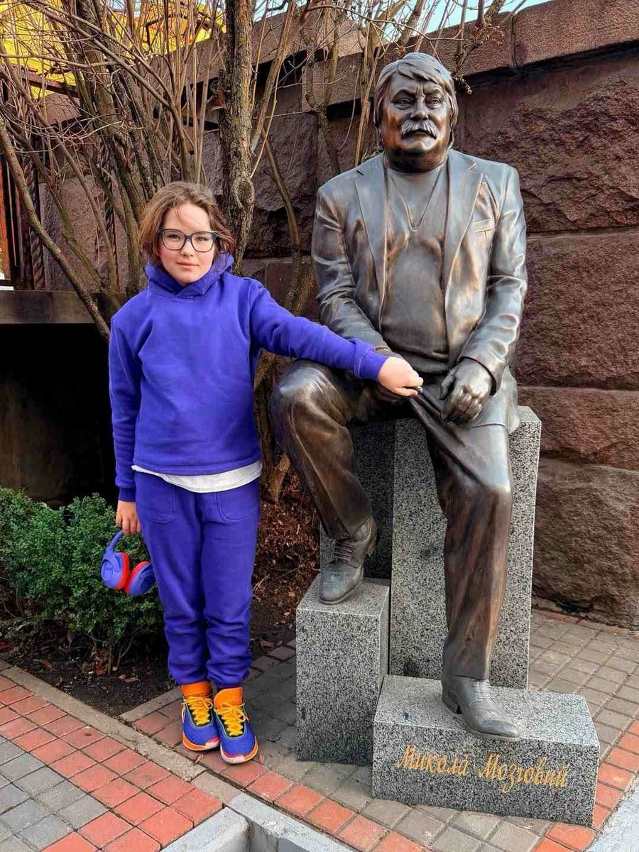 Донька Олени Мозгової та Аксельрода