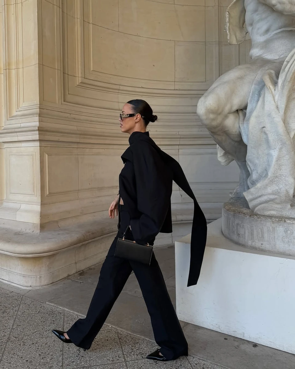 Блузка з шарфом