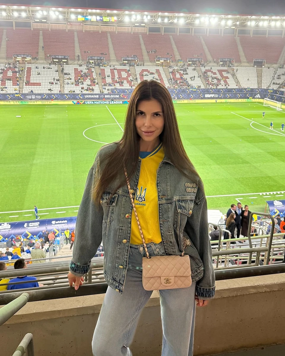 Дружина Сергія Реброва підтримала Україну на матчі