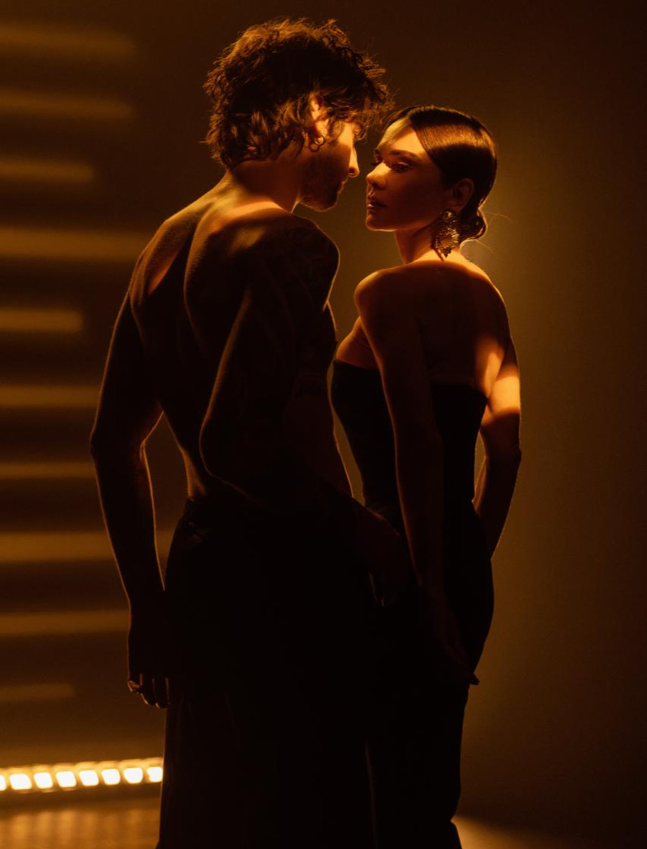 Володимир Дантес і Олена Лавренюк знялися в пристрасному кліпі