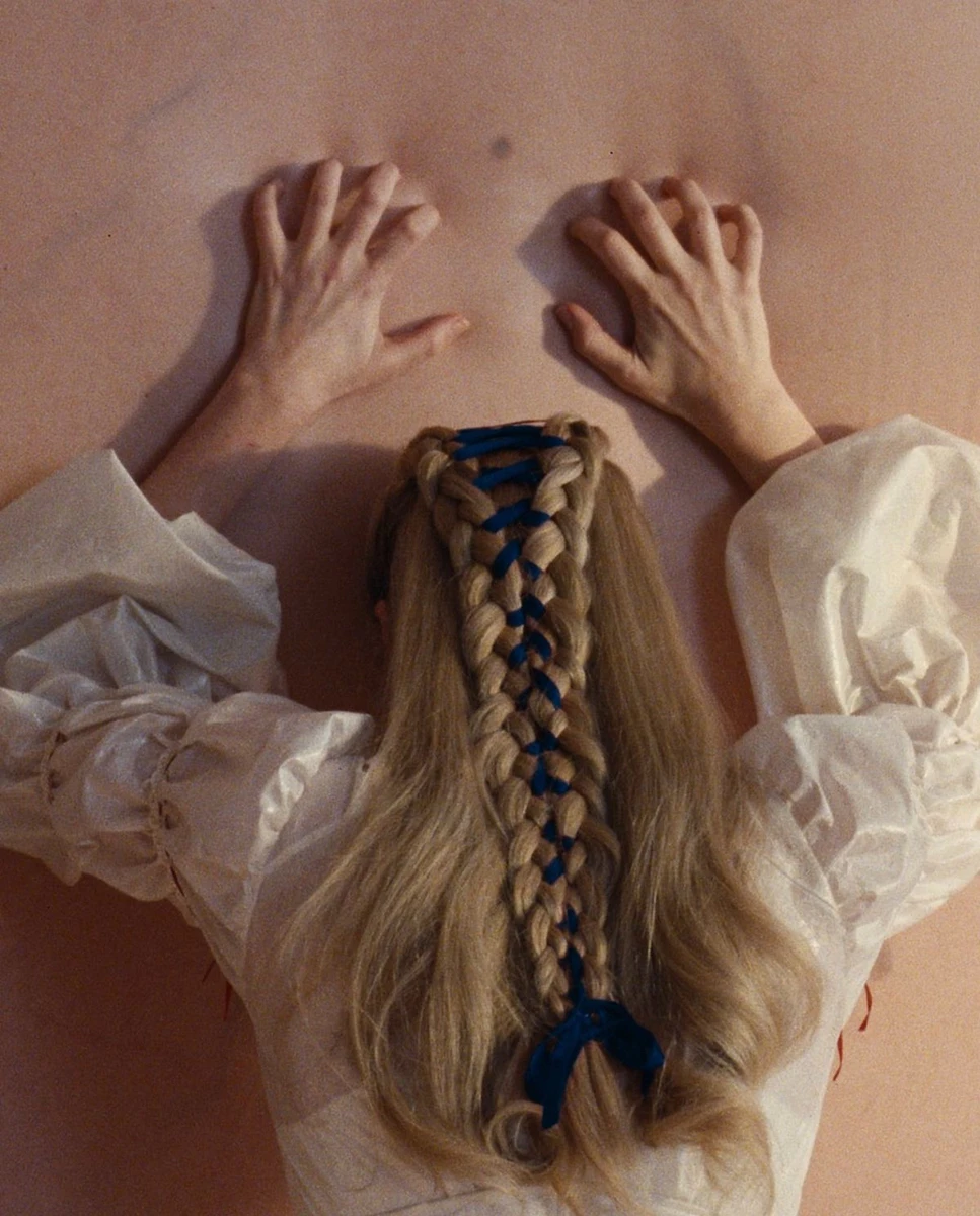 Марго Роббі в Буремному перевалі