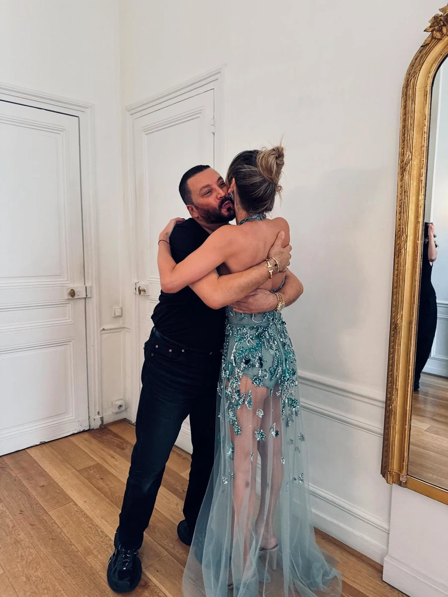 Лобода обіймається з дизайнером Мурадом