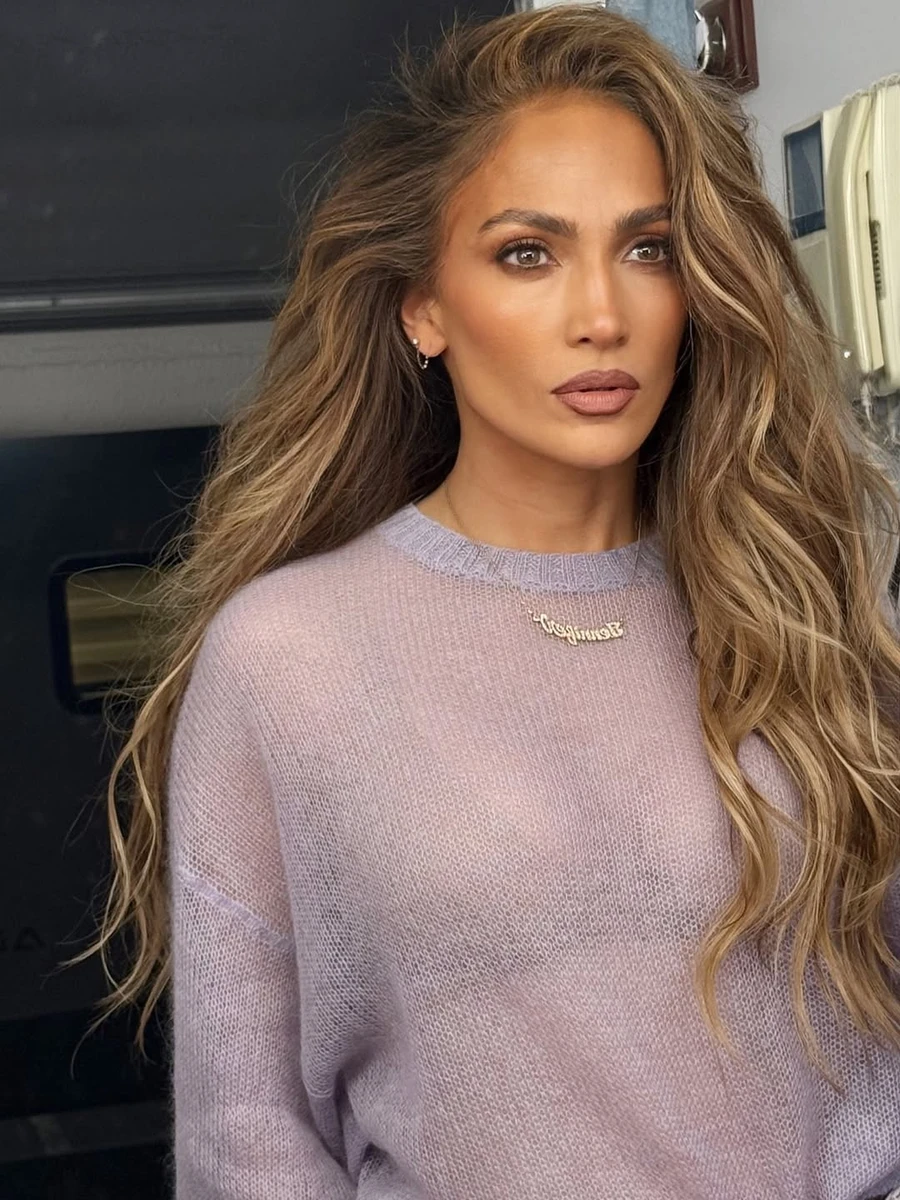 Дженніфер Лопес показала нові фото