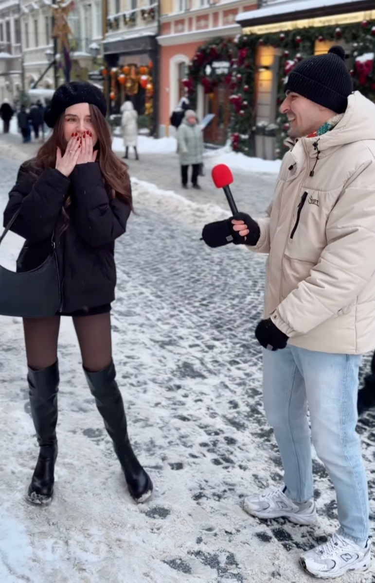 Христина Соловій у міні та береті покрасувалася під снігом