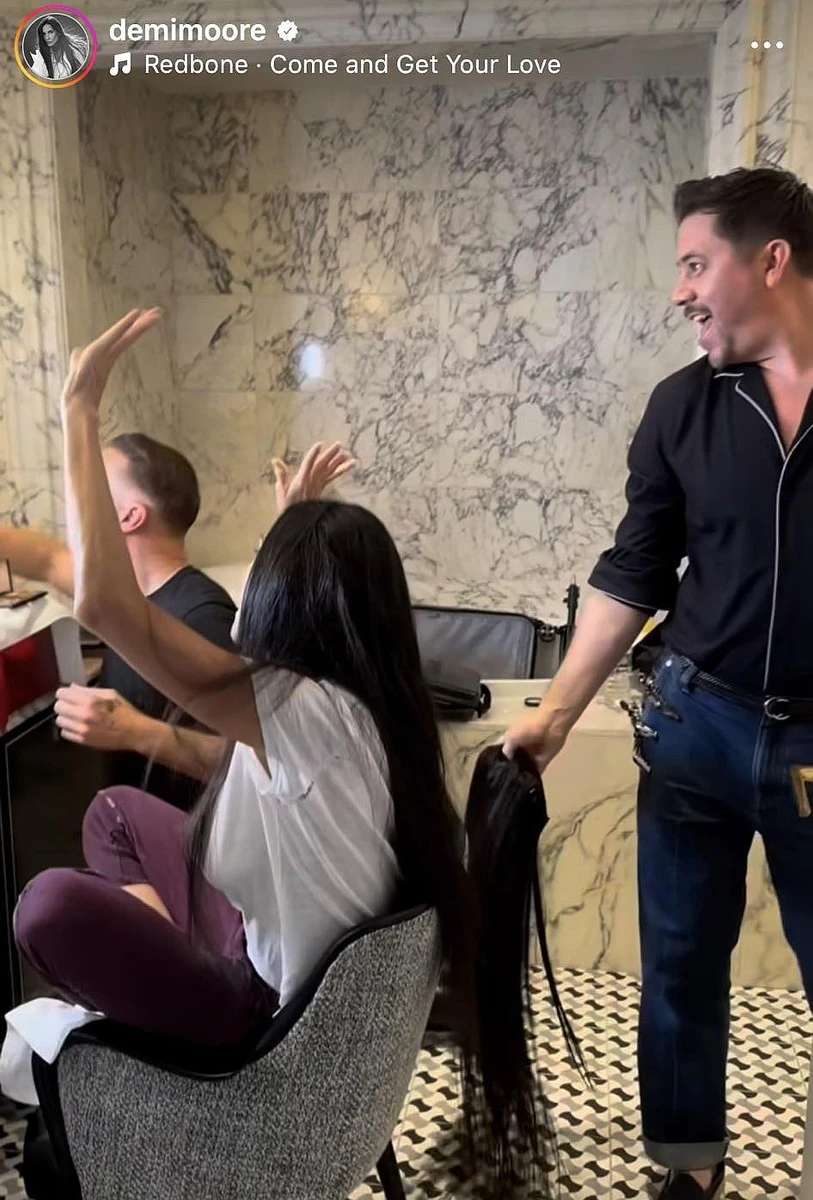 В образі Мур для Балу Інституту костюма було дуже довге (нарощене) волосся 